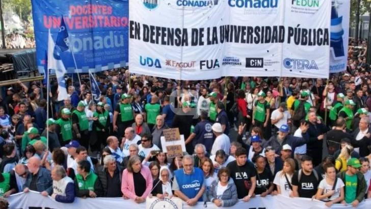 Otro miércoles sin clases en la UNR: El paro no docente del 19 de noviembre vuelve a cerrar las facultades