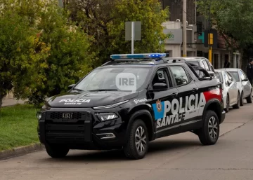 Le salvaron la vida en un patrullero a un niño de 2 años que se había ahogado