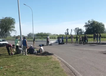 Ruta 11 con demoras: Pescadores de Gaboto reclaman por el cierre de exportaciones