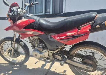 Iba en moto a toda velocidad y sin papeles: Un hombre de Fray Luis Beltrán fue detenido en San Lorenzo