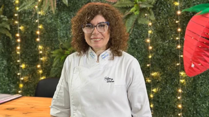 Con el delantal bien puesto: Silvina Yelpo llevó su arte pastelero a la Fiesta de la Frutilla