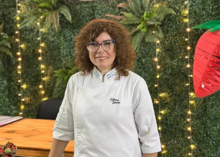 Con el delantal bien puesto: Silvina Yelpo llevó su arte pastelero a la Fiesta de la Frutilla Con el delantal bien puesto: Silvina Yelpo llevó su arte pastelero a la Fiesta de la Frutilla