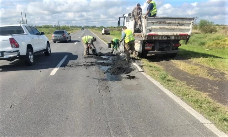 Avanzan los trabajos de bacheo y mejoras en la Ruta 11 entre Coronda y Desvío Arijón Avanzan los trabajos de bacheo y mejoras en la Ruta 11 entre Coronda y Desvío Arijón