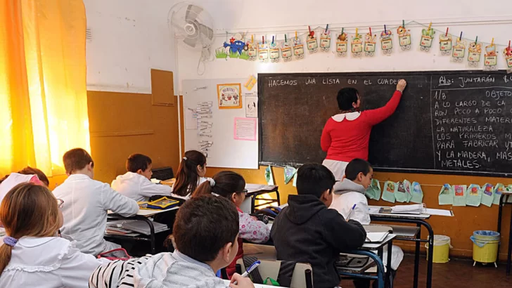 Más de 60 mil trabajadores de la educación cobrarán el incentivo por Asistencia Perfecta de octubre
