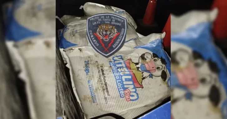 Circulaban sin luces, los interceptaron y fueron detenidos con 200 kilos de suplementos lácteos