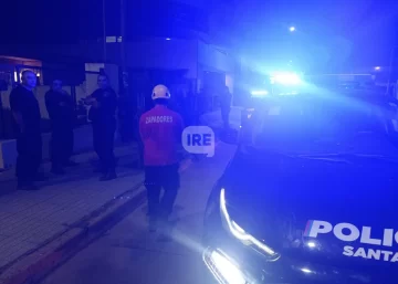 Quedó atrapada en su casa y fue asistida por bomberos y personal médico en San Lorenzo