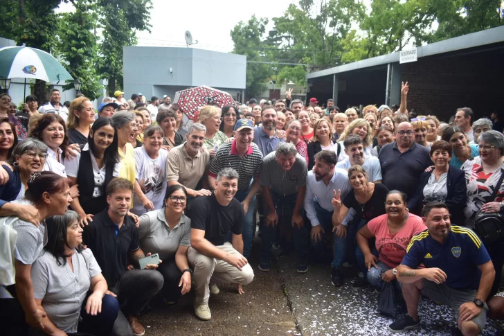 De Grandis anunció aguinaldo anticipado, bono y aumento salarial para los trabajadores municipales De Grandis anunció aguinaldo anticipado, bono y aumento salarial para los trabajadores municipales