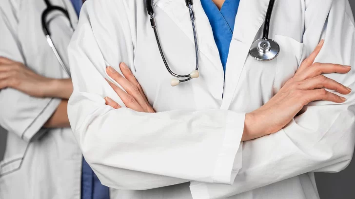 Día del Médico: Una jornada para valorar su compromiso con la salud