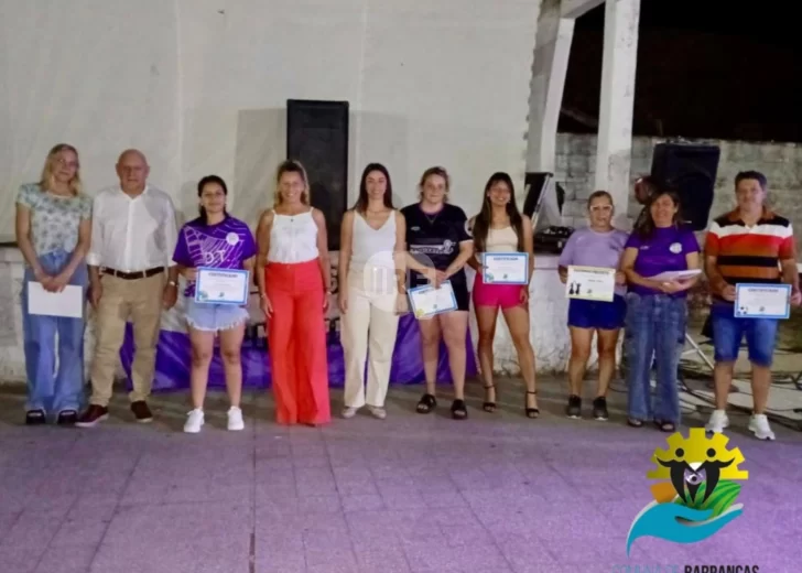 Barrancas reconoció a deportistas y profesores del Club Sportivo Almafuerte Barrancas reconoció a deportistas y profesores del Club Sportivo Almafuerte