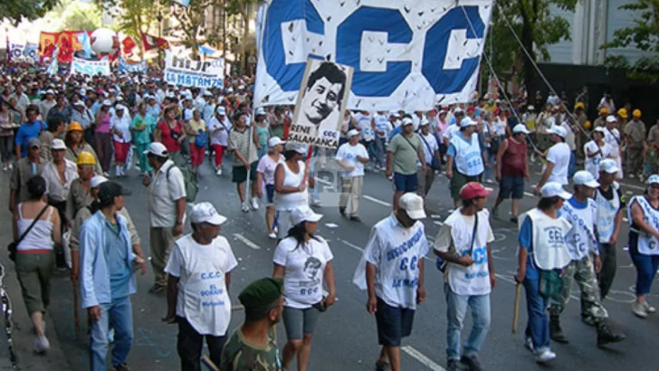 Fuerte protesta en San Lorenzo para reclamar empleo y alimentos antes de las Fiestas