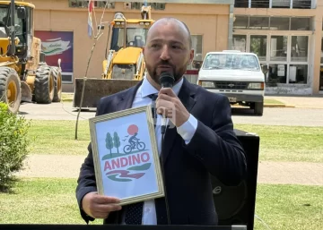 Federico Martello asumió en Pueblo Andino con un firme mensaje de unidad, crecimiento y gestión cercana a los vecinos