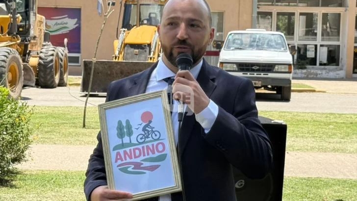 Federico Martello asumió en Pueblo Andino con un firme mensaje de unidad, crecimiento y gestión cercana a los vecinos