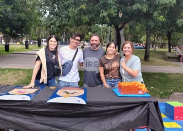 Fiesta total en Puerto: La Kermesse Aniversario llenó la plaza de música y juegos