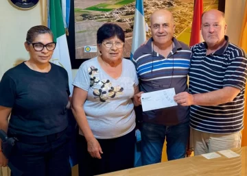 La Comuna de Carrizales entregó aportes al Centro de Jubilados y Pensionados