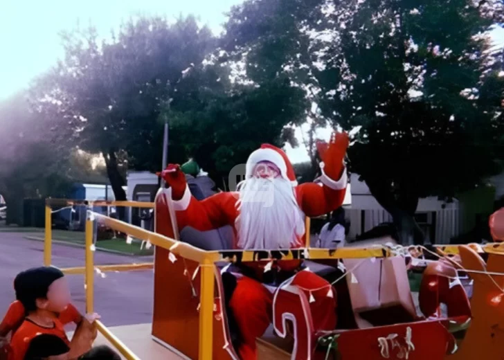 Papá Noel sale a recorrer Andino y llevará la magia navideña a cada barrio Papá Noel sale a recorrer Andino y llevará la magia navideña a cada barrio