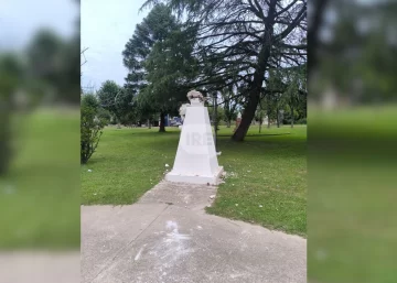 Puerto Gaboto: Buscan a los responsables del vandalismo al busto de San Martín Puerto Gaboto: Buscan a los responsables del vandalismo al busto de San Martín