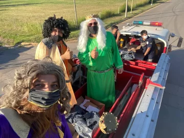 Esta tarde, los Reyes Magos visitan Serodino y llenan de magia sus calles Esta tarde, los Reyes Magos visitan Serodino y llenan de magia sus calles