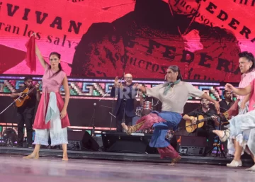 “Caminamos mucho para llegar hasta acá”: El recorrido de Claudia Sanabria, bailarina de Totoras, en la noche santafesina de Cosquín “Caminamos mucho para llegar hasta acá”: El recorrido de Claudia Sanabria, bailarina de Totoras, en la noche santafesina de Cosquín