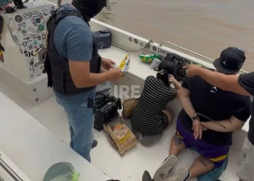 Detuvieron a un joven vinculado a la banda “Los Menores” cuando intentaba cruzar a las islas en una lancha Detuvieron a un joven vinculado a la banda “Los Menores” cuando intentaba cruzar a las islas en una lancha