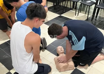 Preparados y seguros: Organizadores y capitanes de las Olimpiadas Oliverenses se capacitaron con los Bomberos Preparados y seguros: Organizadores y capitanes de las Olimpiadas Oliverenses se capacitaron con los Bomberos