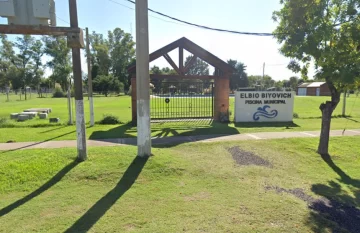 Terrible accidente en Luis Palacios, un portón cayó sobre un nene en una pileta Terrible accidente en Luis Palacios, un portón cayó sobre un nene en una pileta