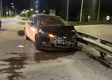 Tras una discusión en un boliche, la madrugada terminó en un choque y dos jóvenes heridas en San Lorenzo Tras una discusión en un boliche, la madrugada terminó en un choque y dos jóvenes heridas en San Lorenzo