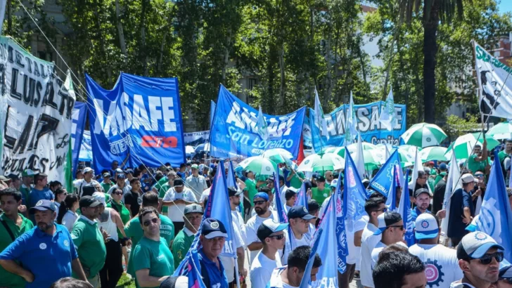 Sin oferta salarial y con ultimátum: AMSAFE advierte que las clases pueden arrancar con paro Sin oferta salarial y con ultimátum: AMSAFE advierte que las clases pueden arrancar con paro