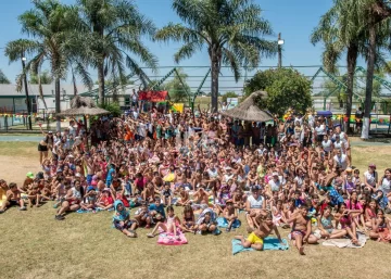Más de 400 niños y niñas participaron del cierre de la Colonia de Verano en Timbúes Más de 400 niños y niñas participaron del cierre de la Colonia de Verano en Timbúes