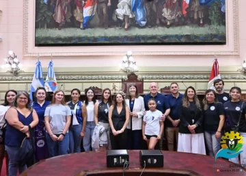 Mujeres deportistas de Barrancas fueron reconocidas en la Cámara de Diputados de Santa Fe Mujeres deportistas de Barrancas fueron reconocidas en la Cámara de Diputados de Santa Fe