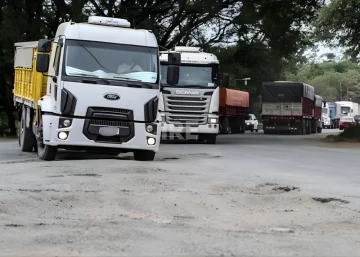 Nuevo sistema para la cosecha: Santa Fe implementará Stop 5.0 para regular camiones en los puertos Nuevo sistema para la cosecha: Santa Fe implementará Stop 5.0 para regular camiones en los puertos