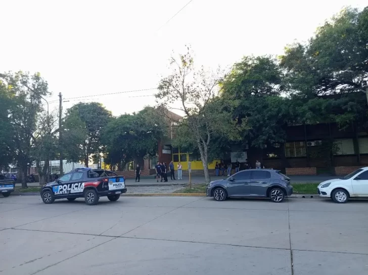 Conmoción en San Cristóbal: Un estudiante llevó una escopeta y mató a un compañero Conmoción en San Cristóbal: Un estudiante llevó una escopeta y mató a un compañero