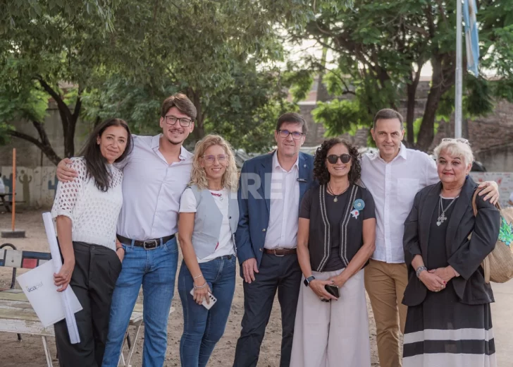 Correa inauguró nuevas aulas, sanitarios y mejoras en tres instituciones educativas Correa inauguró nuevas aulas, sanitarios y mejoras en tres instituciones educativas