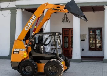 Nueva maquinaria para Timbúes: Sumaron una minicargadora para mejorar tareas urbanas Nueva maquinaria para Timbúes: Sumaron una minicargadora para mejorar tareas urbanas