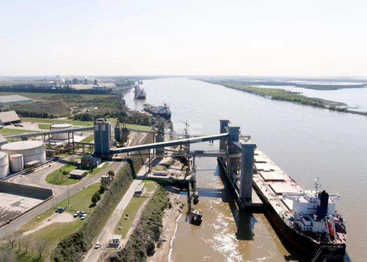 Timbúes hace historia: Parte el primer embarque de maíz argentino rumbo a China Timbúes hace historia: Parte el primer embarque de maíz argentino rumbo a China