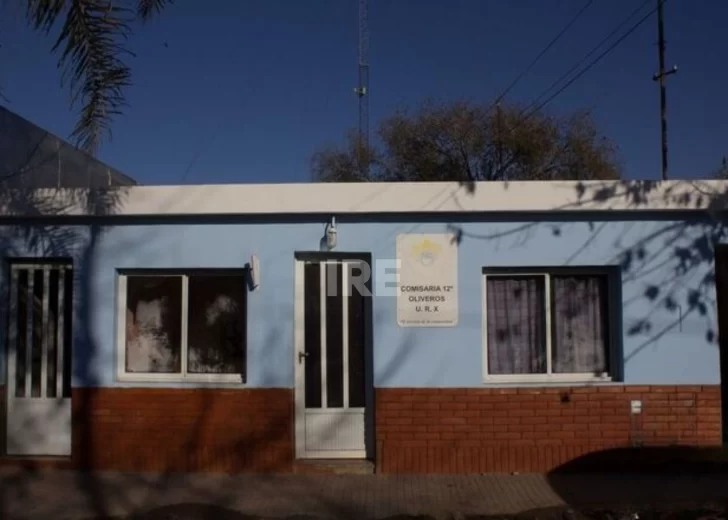 La Comisaría 12ª de Oliveros suma una línea de WhatsApp para vecinos La Comisaría 12ª de Oliveros suma una línea de WhatsApp para vecinos