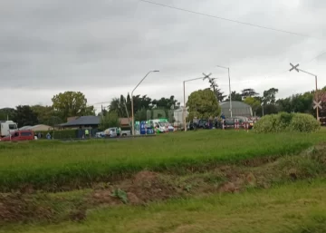 Una motociclista de Puerto San Martín sufrió politraumatismos tras chocar contra un utilitario en Oliveros Una motociclista de Puerto San Martín sufrió politraumatismos tras chocar contra un utilitario en Oliveros