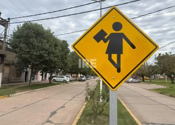 Un caballo desbocado atropelló a un nene en el ingreso a la escuela en Oliveros: Fue derivado al Sanatorio de Niños Un caballo desbocado atropelló a un nene en el ingreso a la escuela en Oliveros: Fue derivado al Sanatorio de Niños