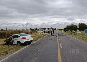 Choque entre un auto y un camión en ruta 34: Una joven de San Genaro sufrió lesiones graves Choque entre un auto y un camión en ruta 34: Una joven de San Genaro sufrió lesiones graves