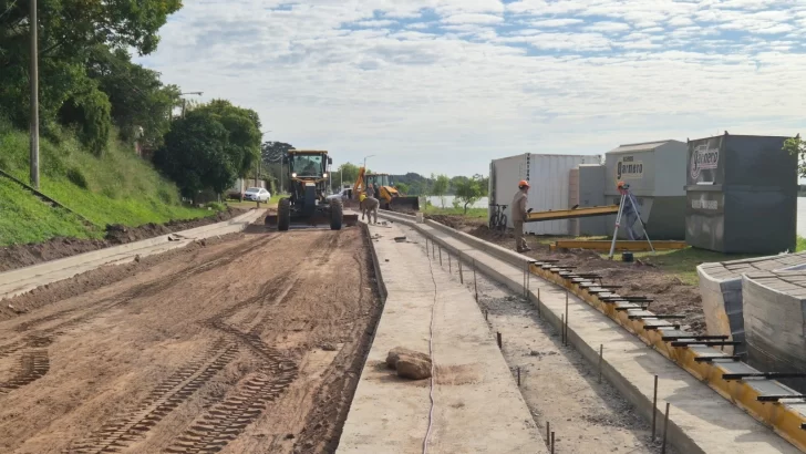 Comenzó la transformación de la costanera de Coronda con obras de pavimento e infraestructura Comenzó la transformación de la costanera de Coronda con obras de pavimento e infraestructura