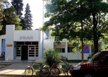La EESO N° 318 de Díaz festeja sus 50 años con una canción hecha por ex alumnos y artistas locales La EESO N° 318 de Díaz festeja sus 50 años con una canción hecha por ex alumnos y artistas locales