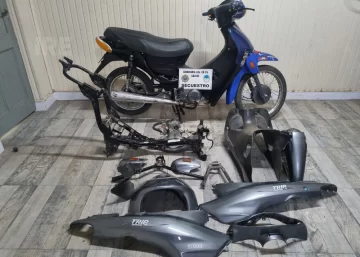 Recuperaron una moto robada en Gálvez y detuvieron a un joven de 18 años Recuperaron una moto robada en Gálvez y detuvieron a un joven de 18 años