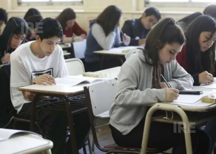 Santa Fe presentó un nuevo sistema de becas y anunció titularizaciones docentes Santa Fe presentó un nuevo sistema de becas y anunció titularizaciones docentes