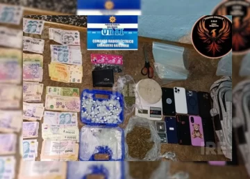 Vendía droga desde un kiosco y tenía tobillera electrónica: Tres detenidos en Baigorria Vendía droga desde un kiosco y tenía tobillera electrónica: Tres detenidos en Baigorria