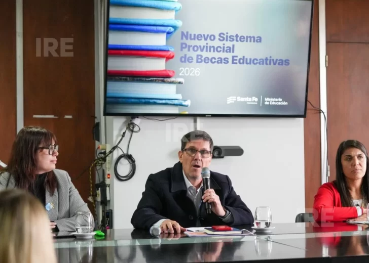 Santa Fe lanzó un nuevo sistema de becas educativas y anunció traslados, concursos y titularizaciones docentes Santa Fe lanzó un nuevo sistema de becas educativas y anunció traslados, concursos y titularizaciones docentes