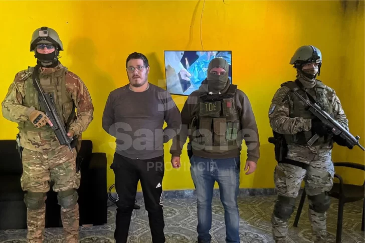 Capturaron a Fernando “Narigón” Vázquez, otro de los prófugos más buscados de Santa Fe Capturaron a Fernando “Narigón” Vázquez, otro de los prófugos más buscados de Santa Fe
