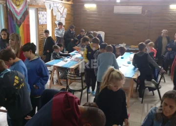 ”Compartir, jugar y crecer juntos”: Andino vivió una exitosa jornada de intercambio de figuritas y merienda ”Compartir, jugar y crecer juntos”: Andino vivió una exitosa jornada de intercambio de figuritas y merienda