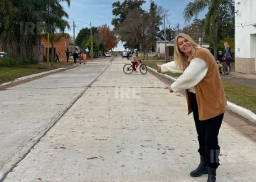Serodino inauguró dos cuadras de pavimento que mejoran el acceso al SAMCo Serodino inauguró dos cuadras de pavimento que mejoran el acceso al SAMCo