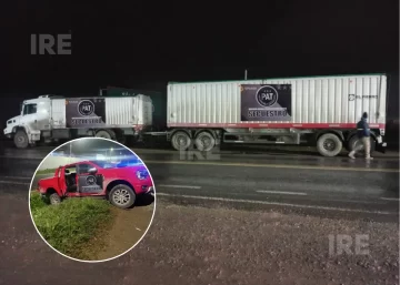 Impactante choque en Roldán: Tres heridos tras violento accidente entre camión y camioneta Impactante choque en Roldán: Tres heridos tras violento accidente entre camión y camioneta
