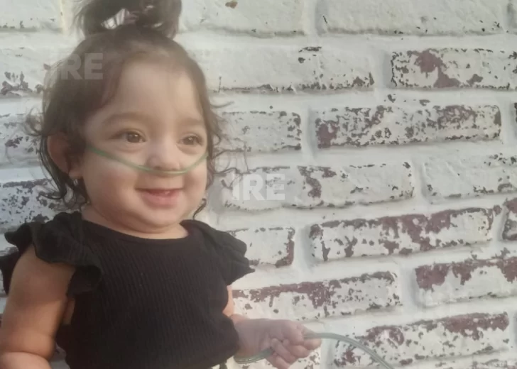 Lía necesita una vacuna vital para proteger sus pulmones y su familia denuncia que el Estado no se la entregará Lía necesita una vacuna vital para proteger sus pulmones y su familia denuncia que el Estado no se la entregará
