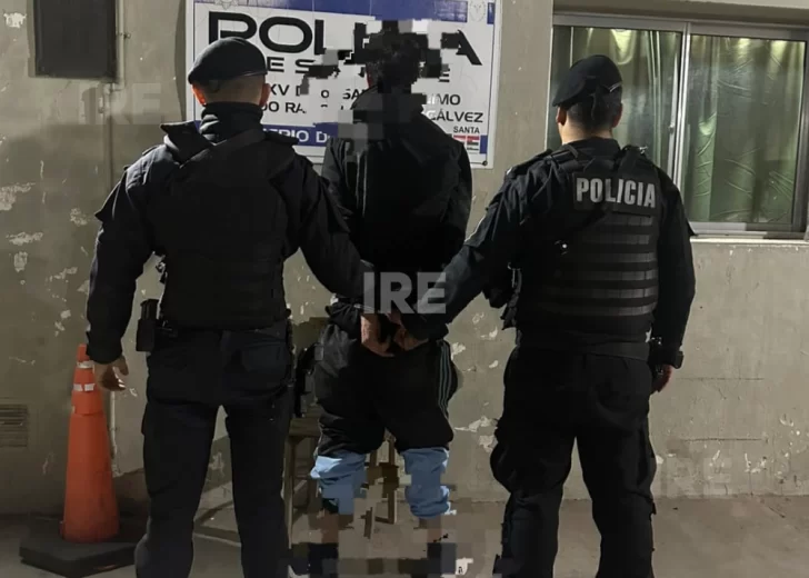 Persecución en Gálvez: Cayó un hombre armado tras intentar escapar de la Policía Persecución en Gálvez: Cayó un hombre armado tras intentar escapar de la Policía